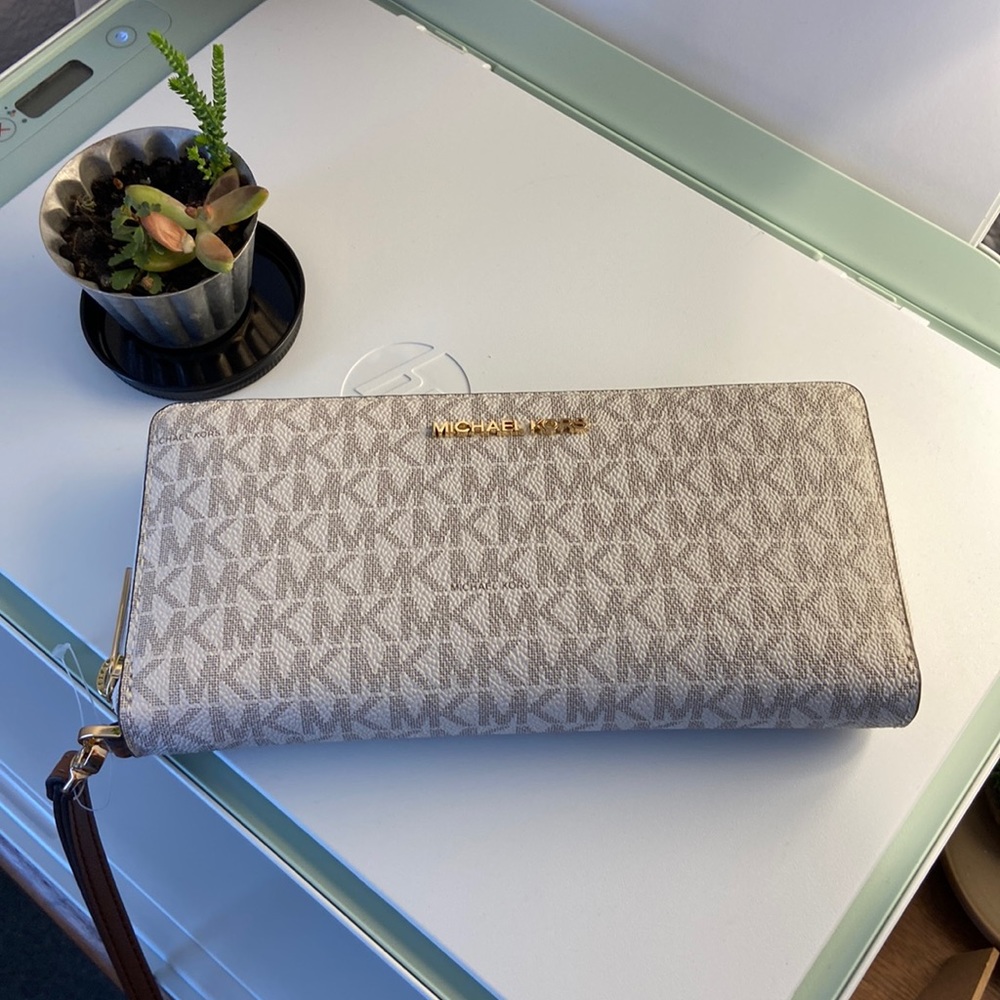 Michael Kors wallet